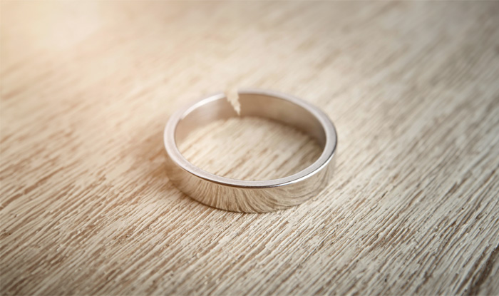 broken wedding ring